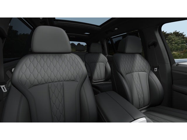 2027 BMW X7 Base