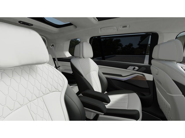 2027 BMW X7 Base