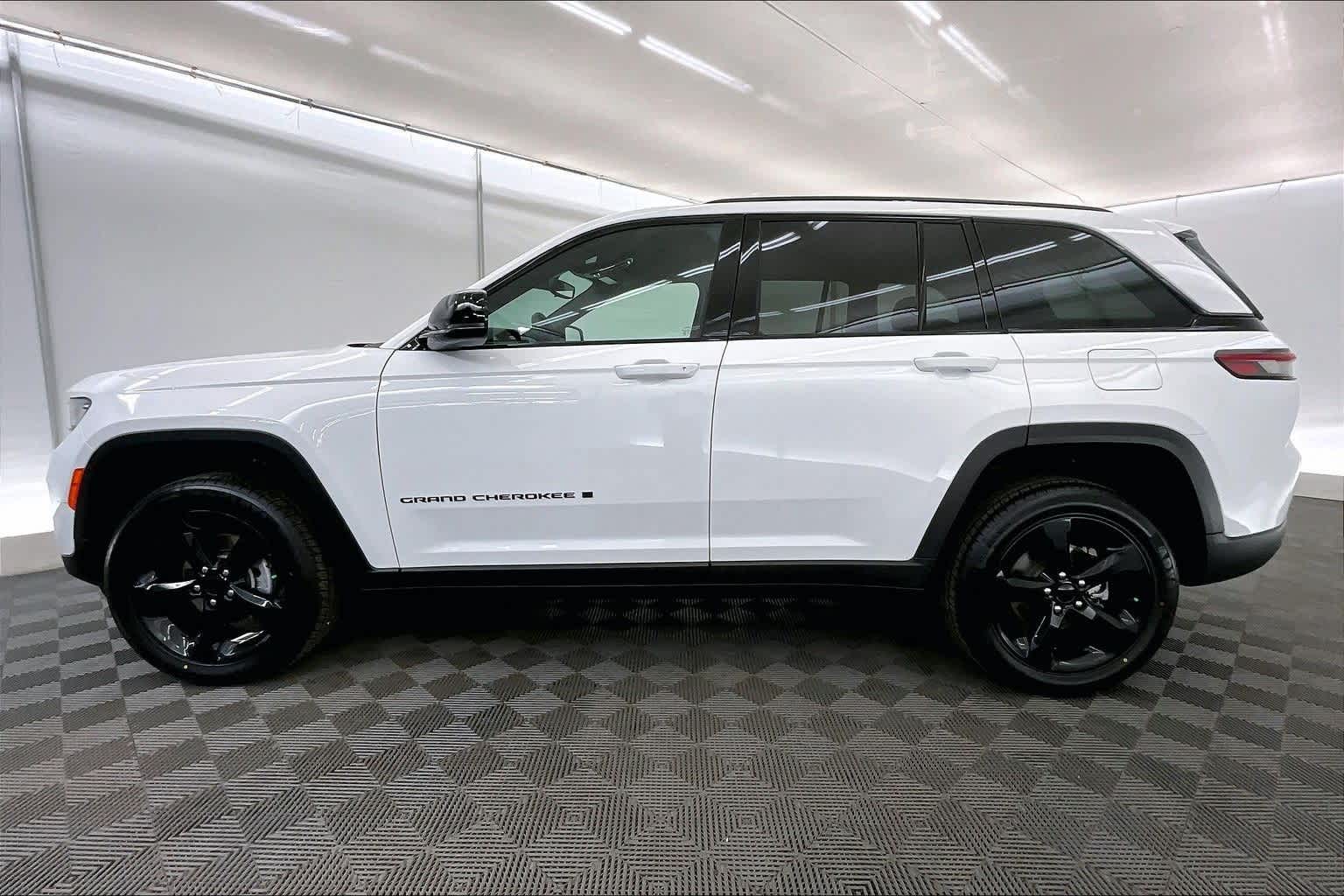 2023 Jeep Grand Cherokee Altitude