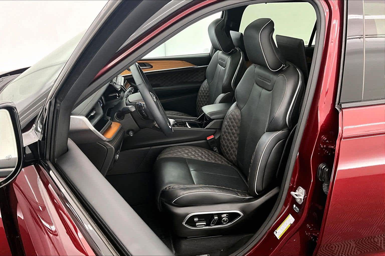 2023 Jeep Grand Cherokee L Summit Reserve