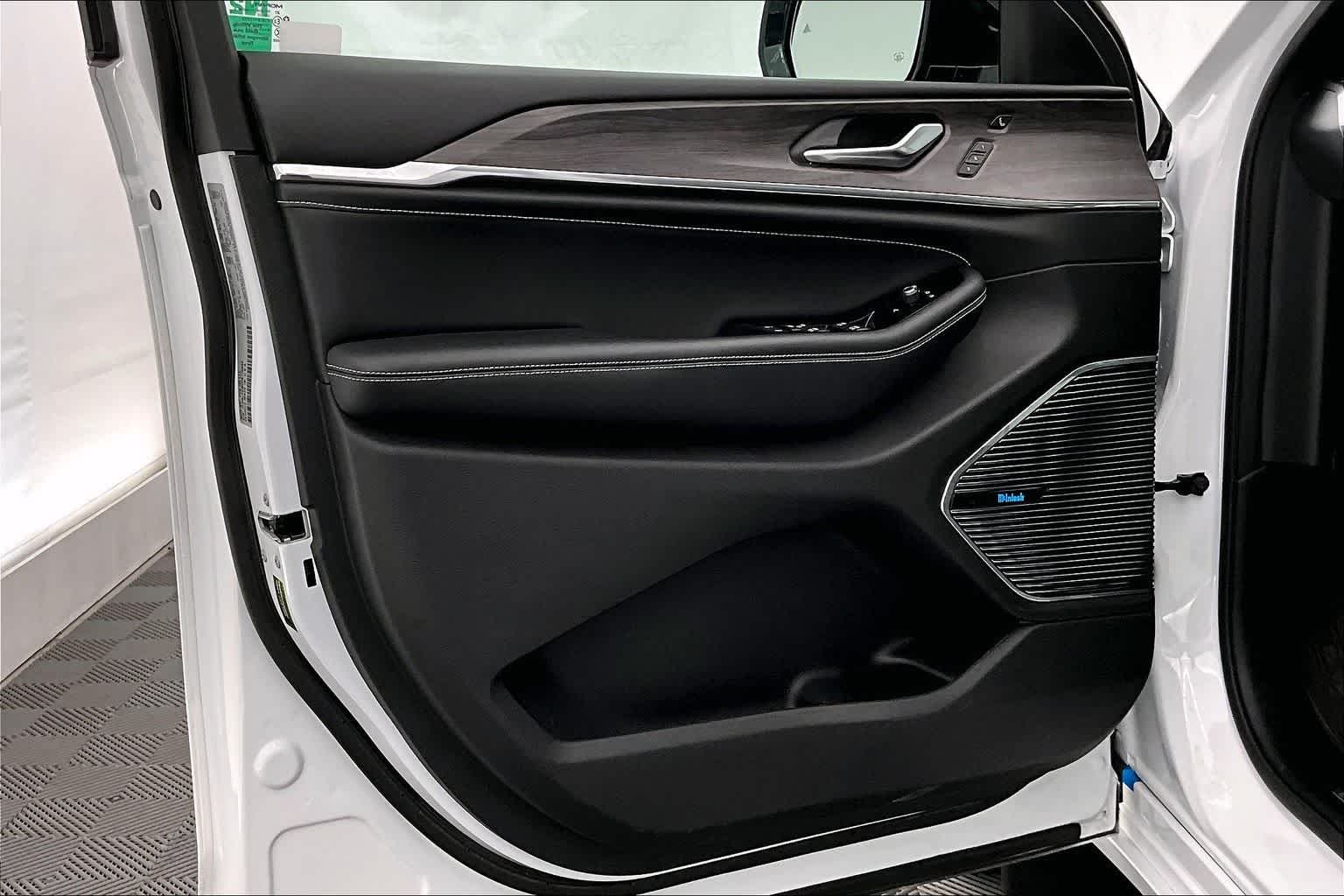 2023 Jeep Grand Cherokee 4xe Overland