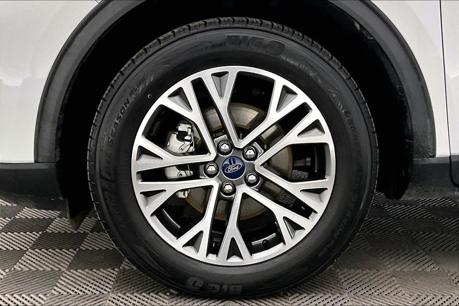 2020 Ford Escape SEL