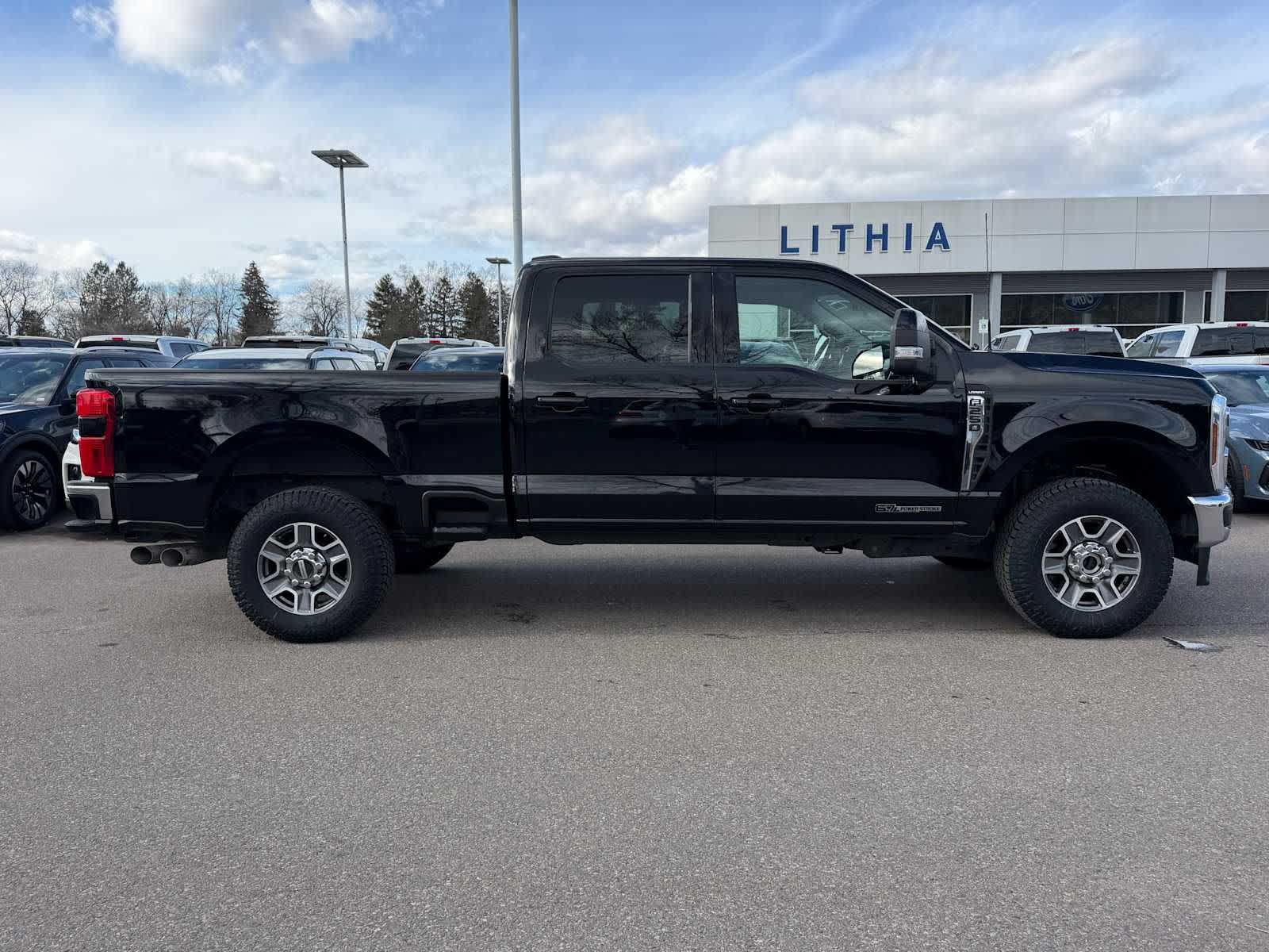 2024 Ford Super Duty F-250 Pickup LARIAT
