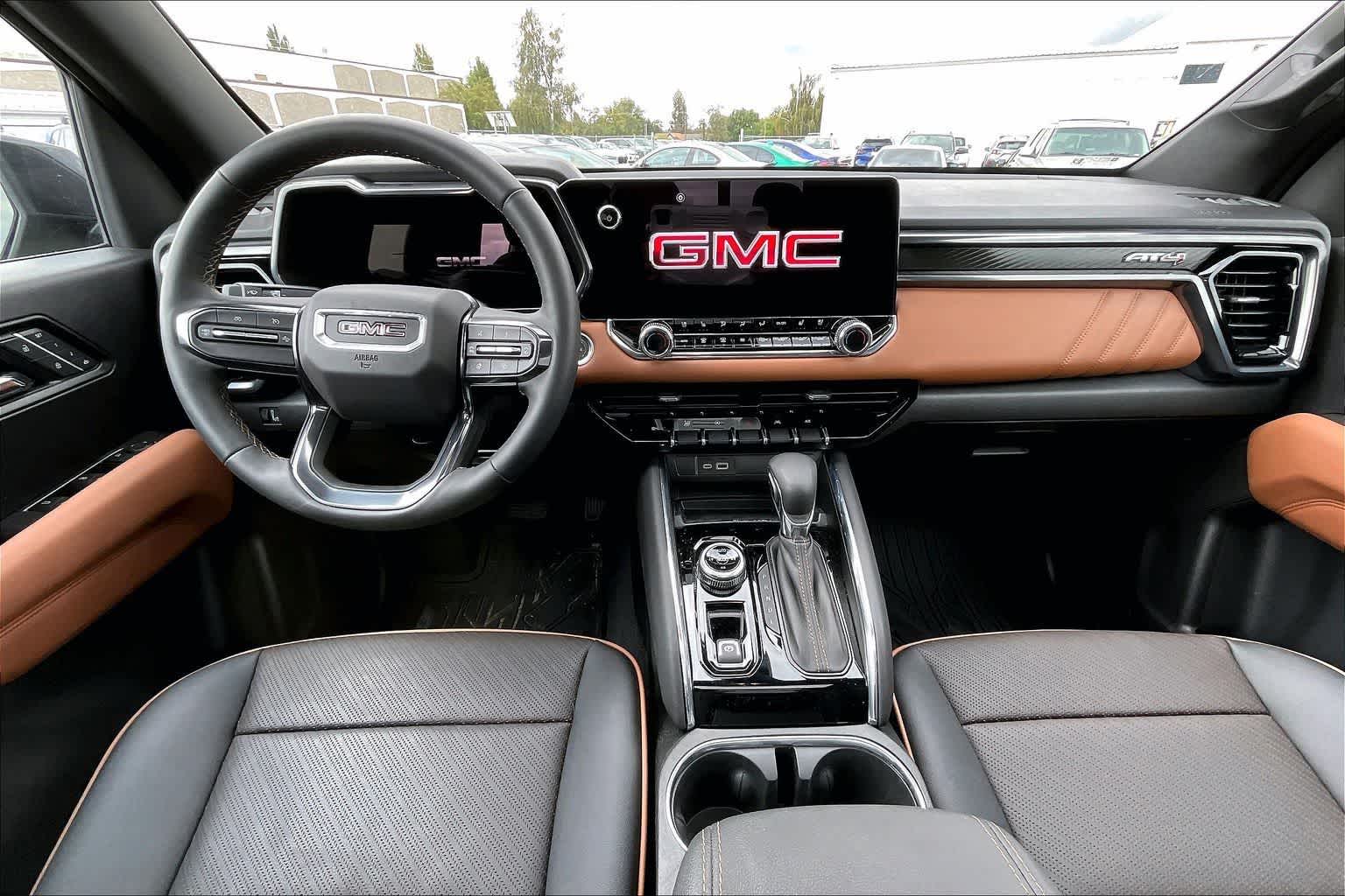 2025 GMC Canyon 4WD AT4