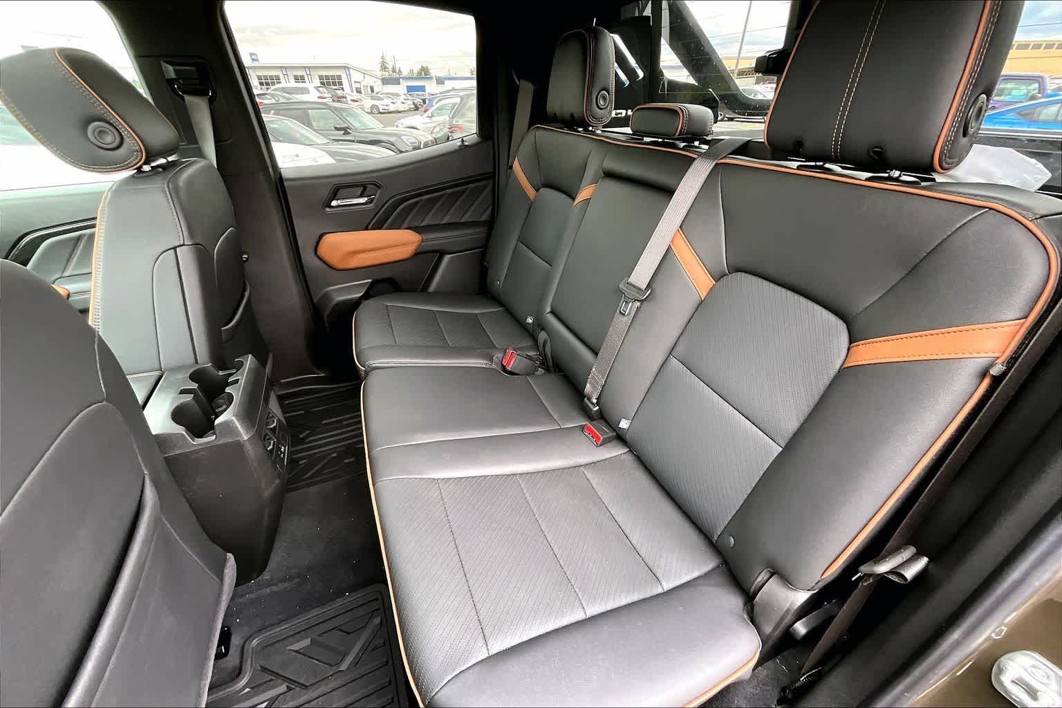 2025 GMC Canyon 4WD AT4