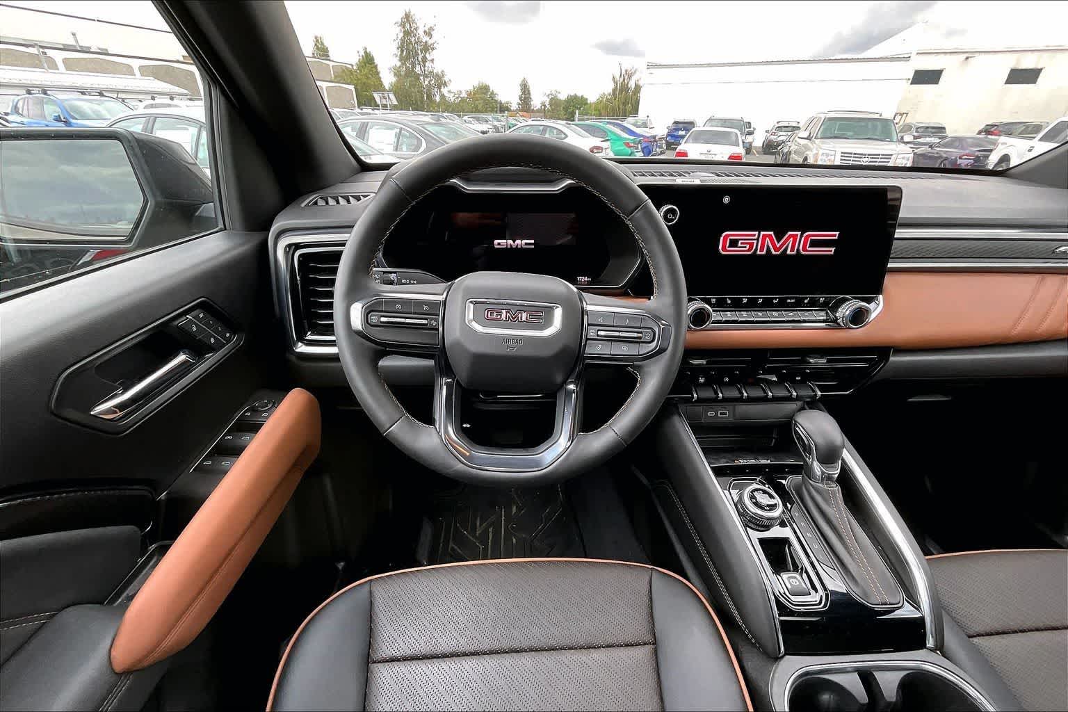 2025 GMC Canyon 4WD AT4