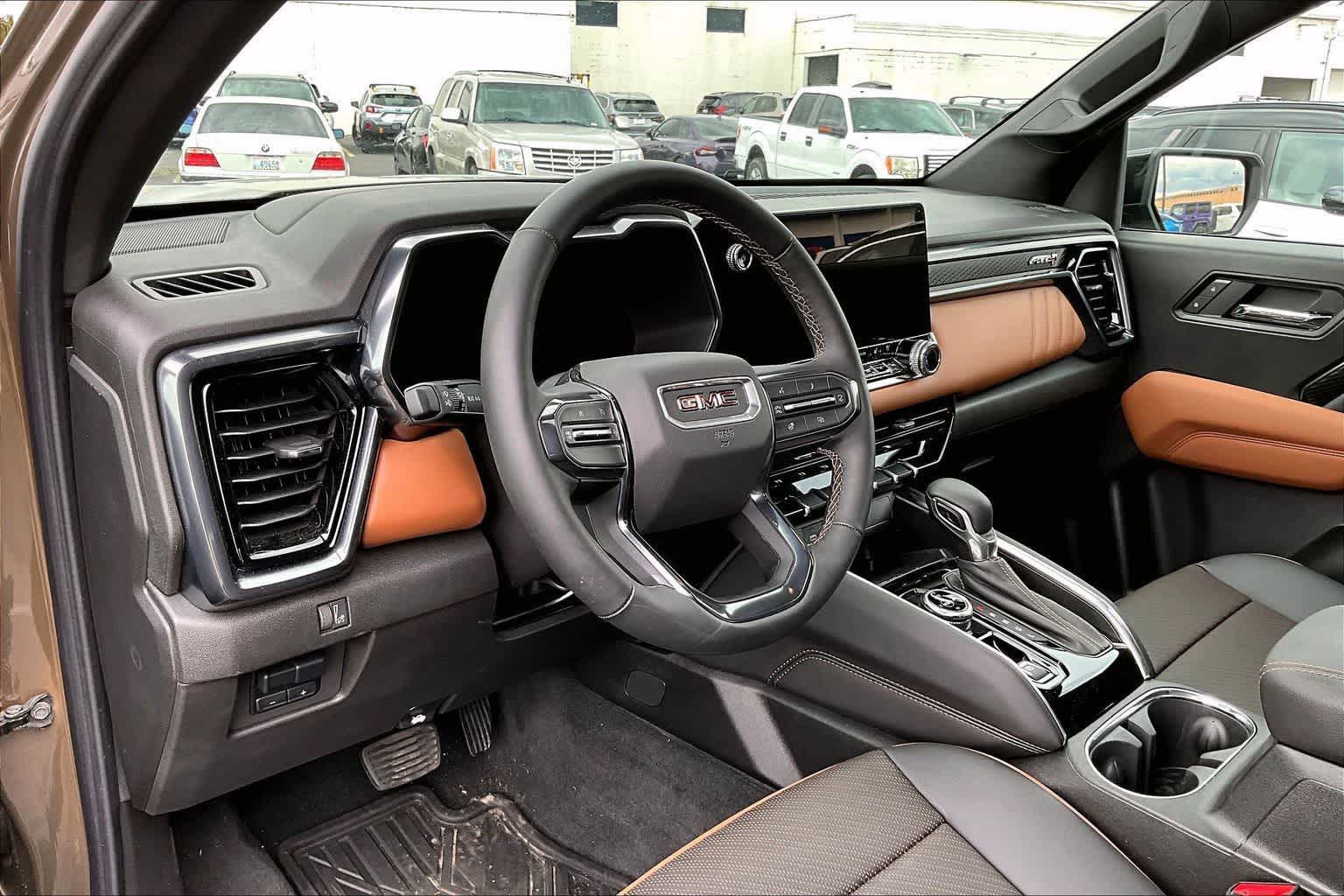2025 GMC Canyon 4WD AT4