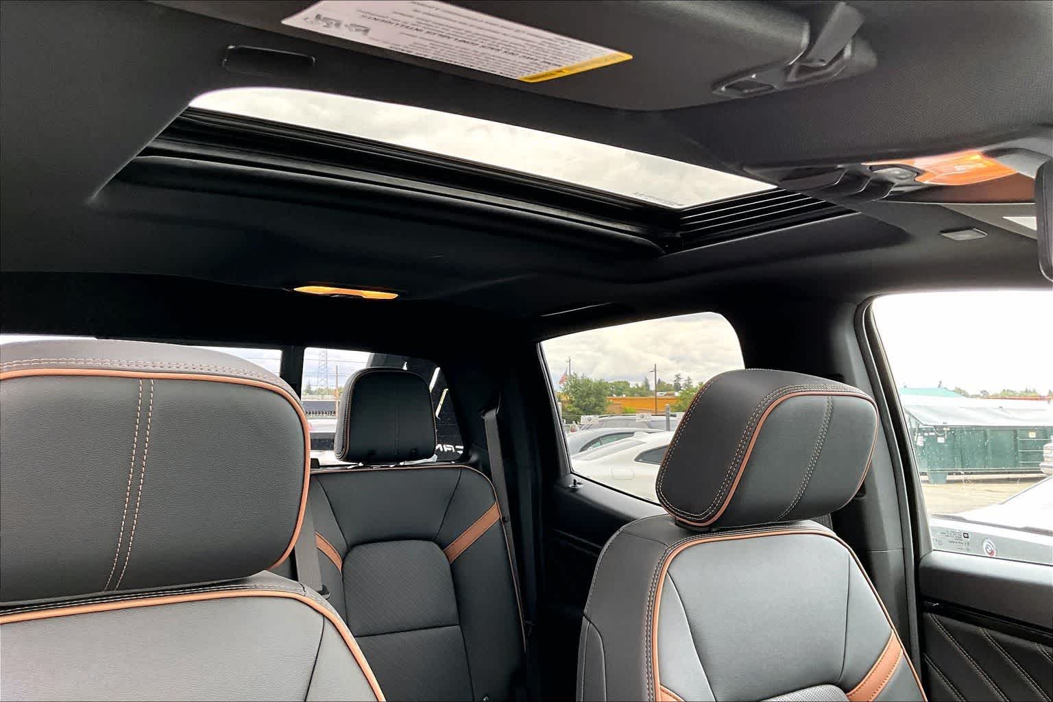 2025 GMC Canyon 4WD AT4