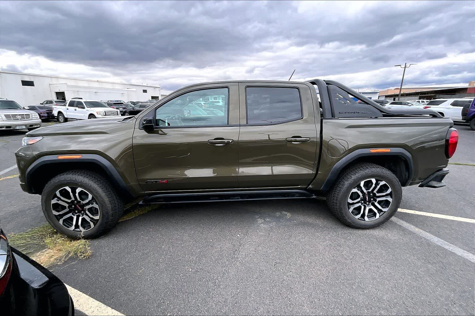 2025 GMC Canyon 4WD AT4