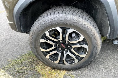 2025 GMC Canyon 4WD AT4