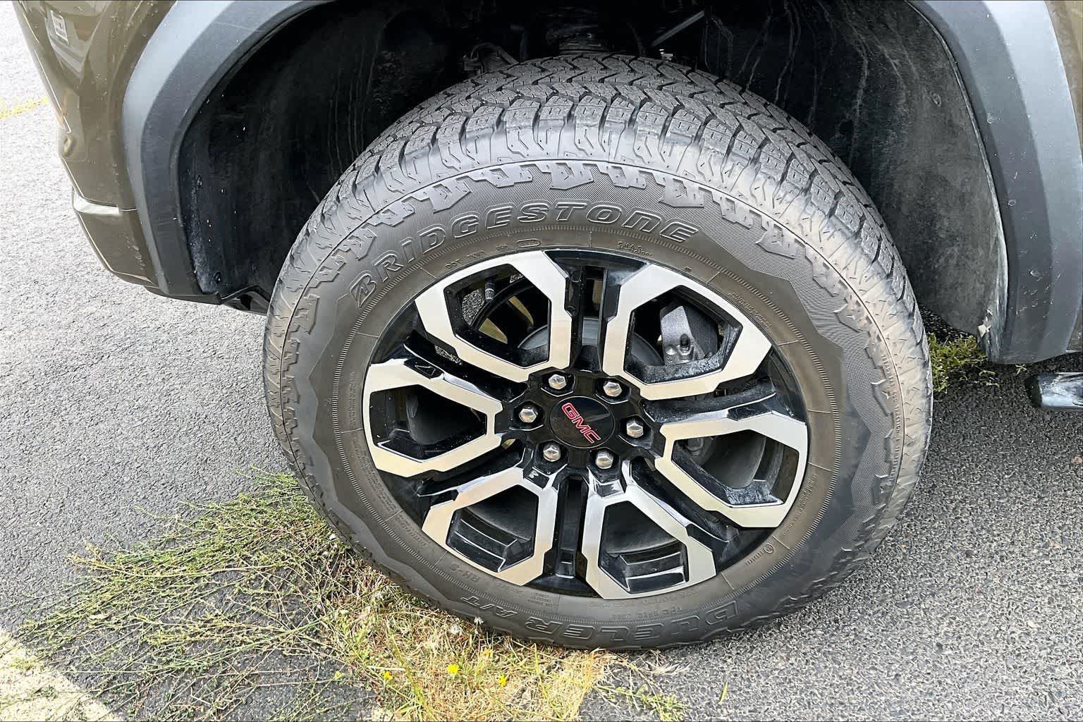 2025 GMC Canyon 4WD AT4