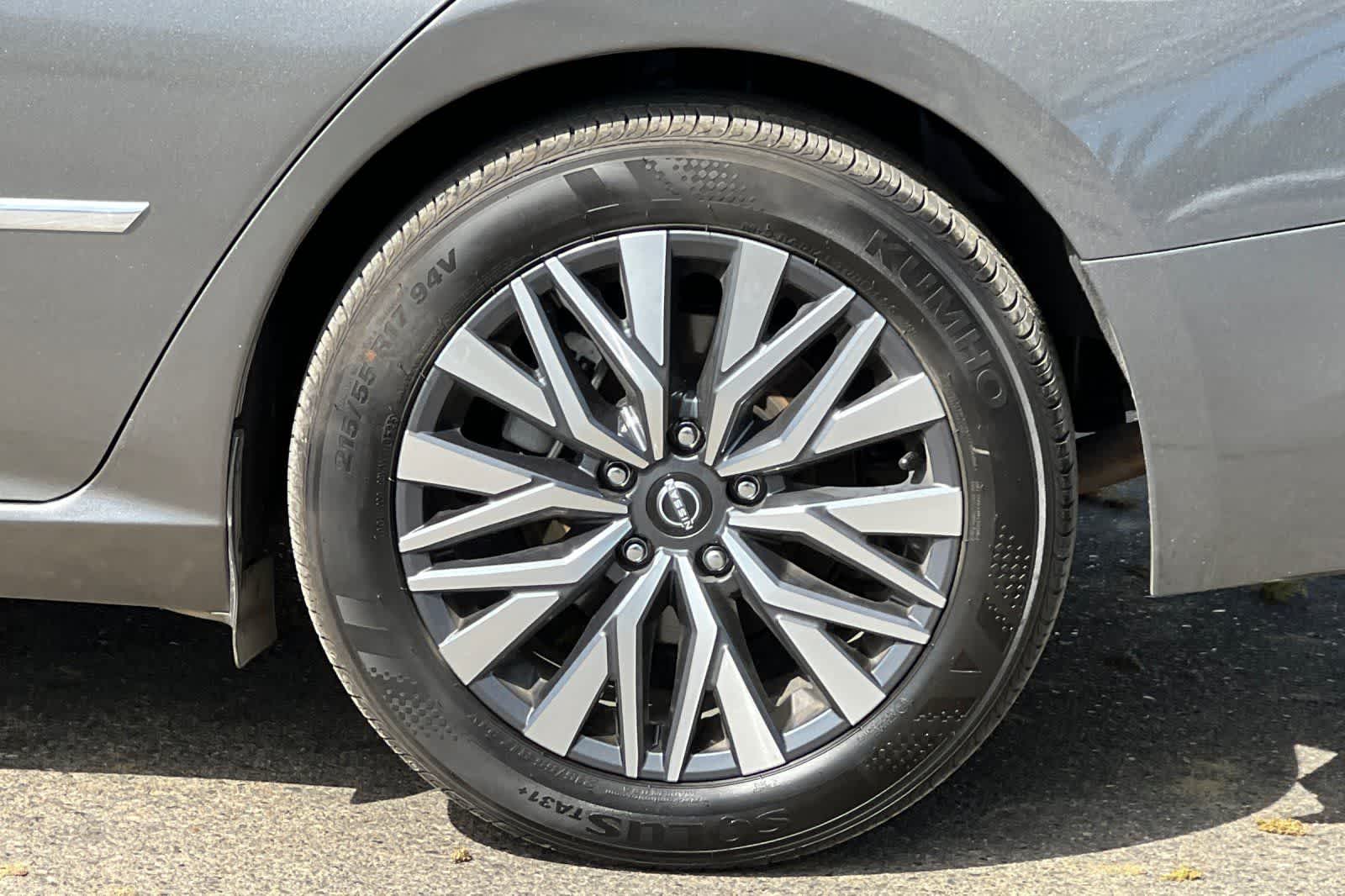 2025 Nissan Altima SV
