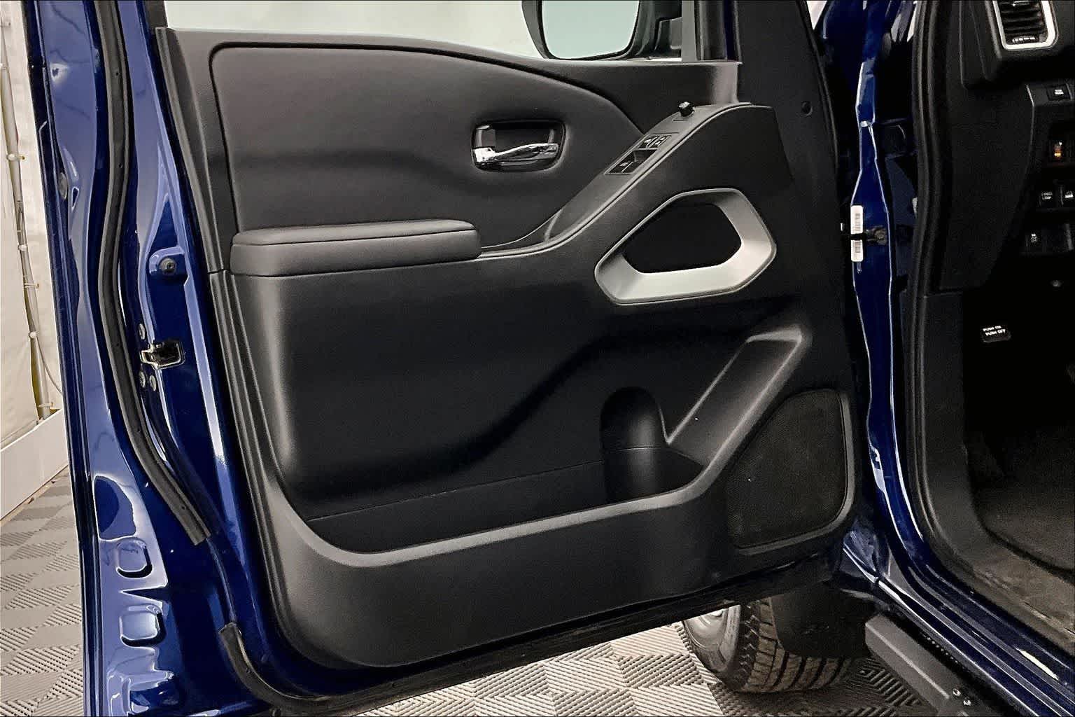 2022 Nissan Frontier SV