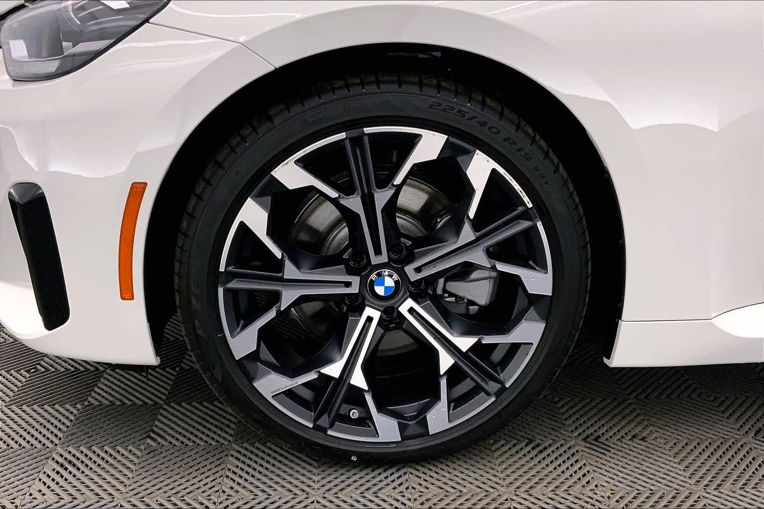 2025 BMW 2 Series 230i xDrive