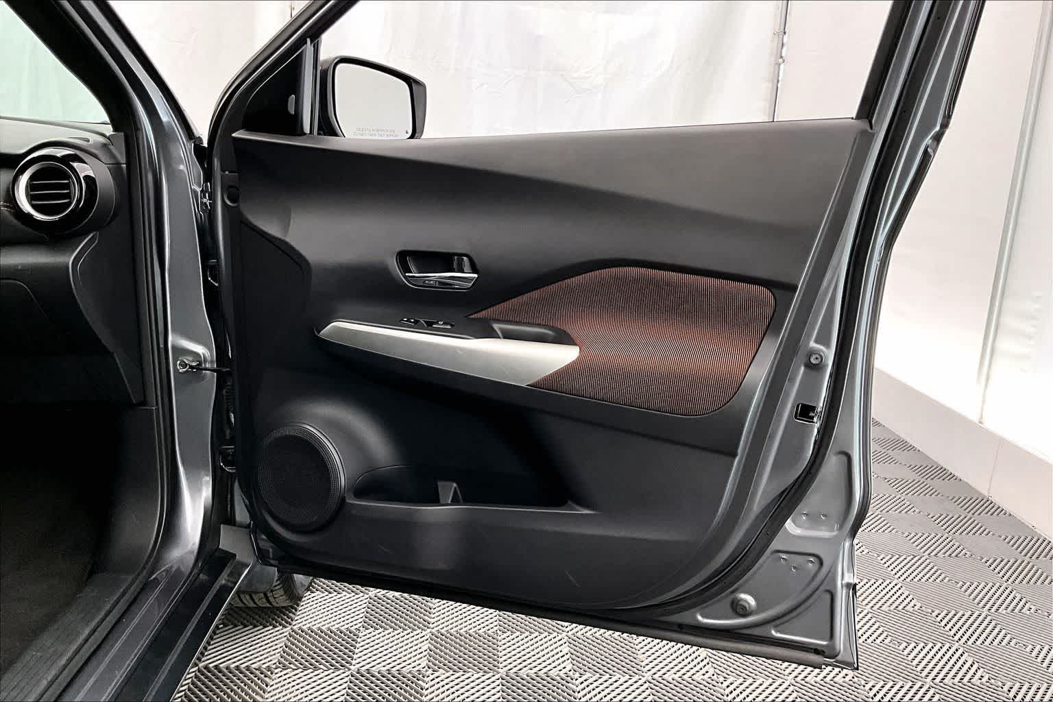 2019 Nissan Kicks SR