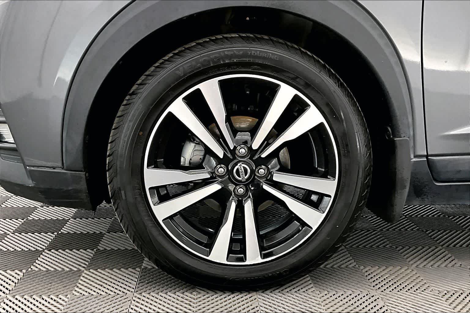 2019 Nissan Kicks SR
