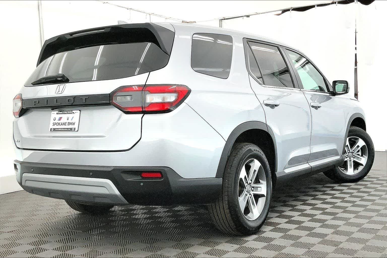 2023 Honda Pilot EX-L 8 Passenger