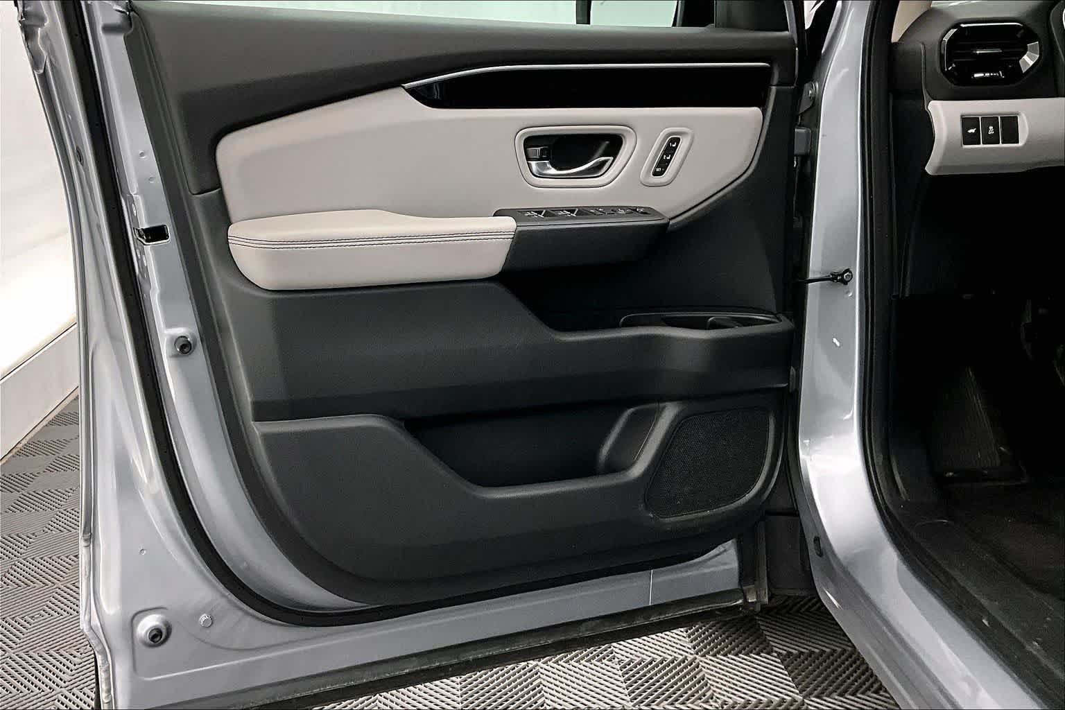 2023 Honda Pilot EX-L 8 Passenger
