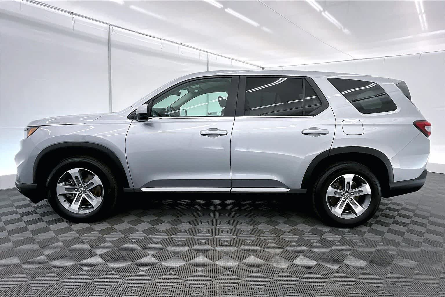 2023 Honda Pilot EX-L 8 Passenger