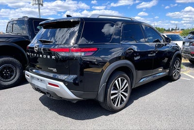 2025 Nissan Pathfinder Platinum