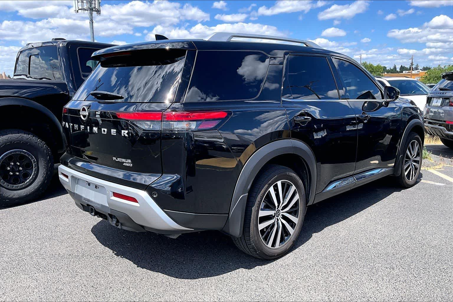 2025 Nissan Pathfinder Platinum