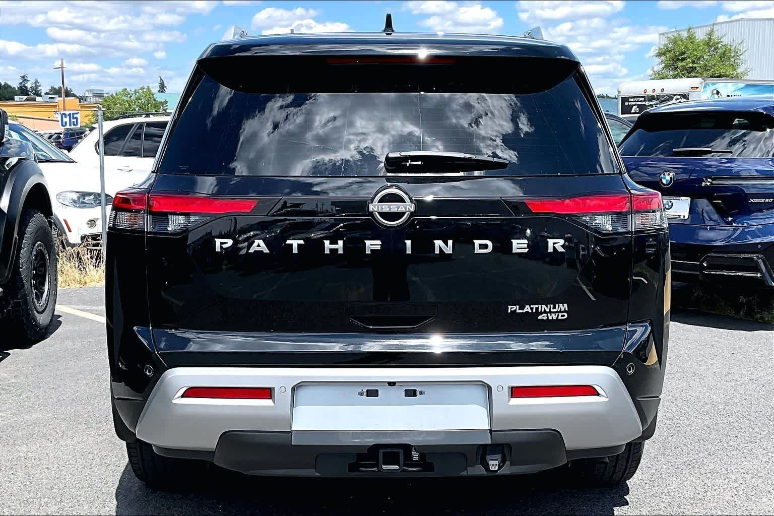 2025 Nissan Pathfinder Platinum