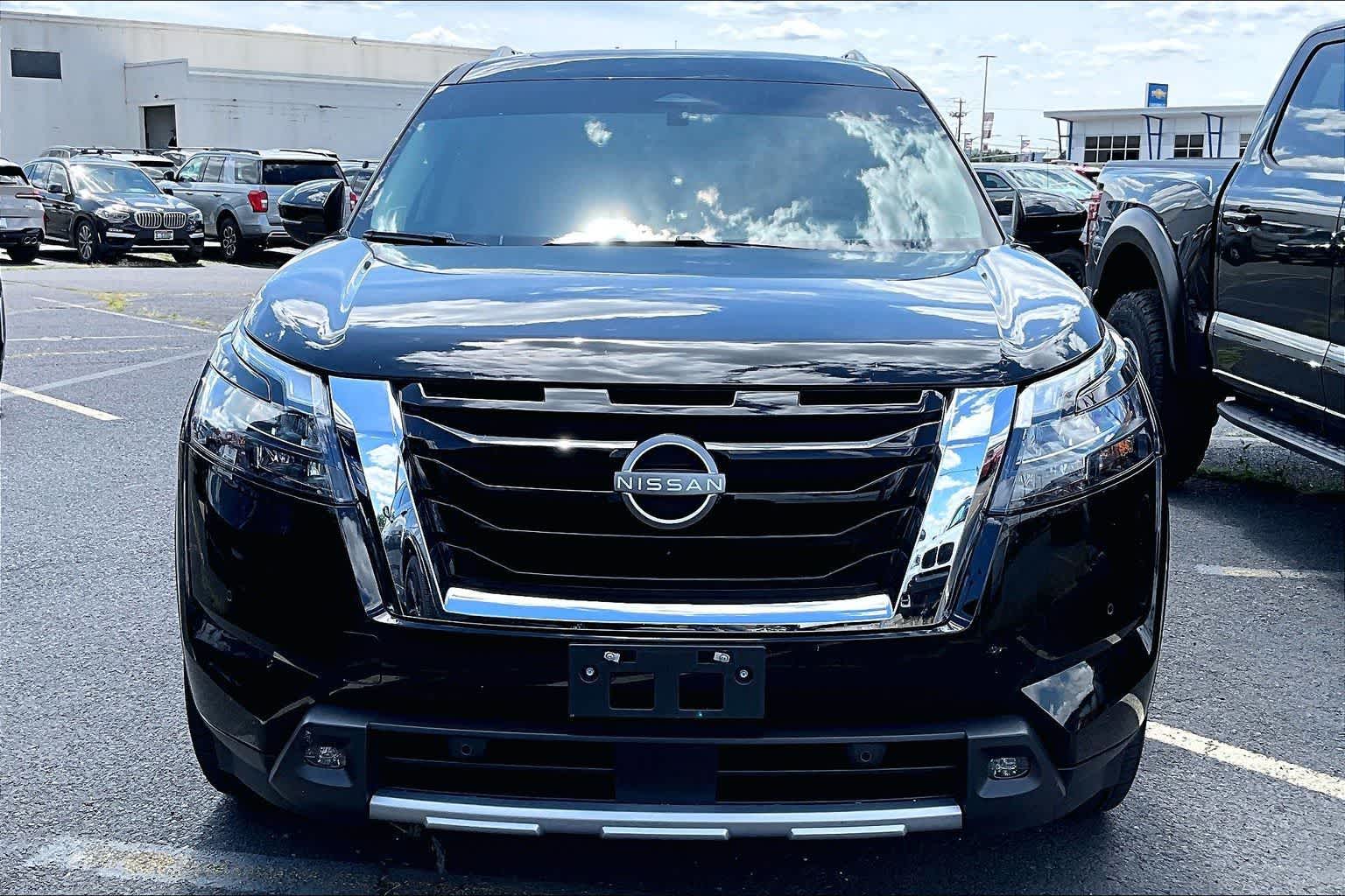 2025 Nissan Pathfinder Platinum