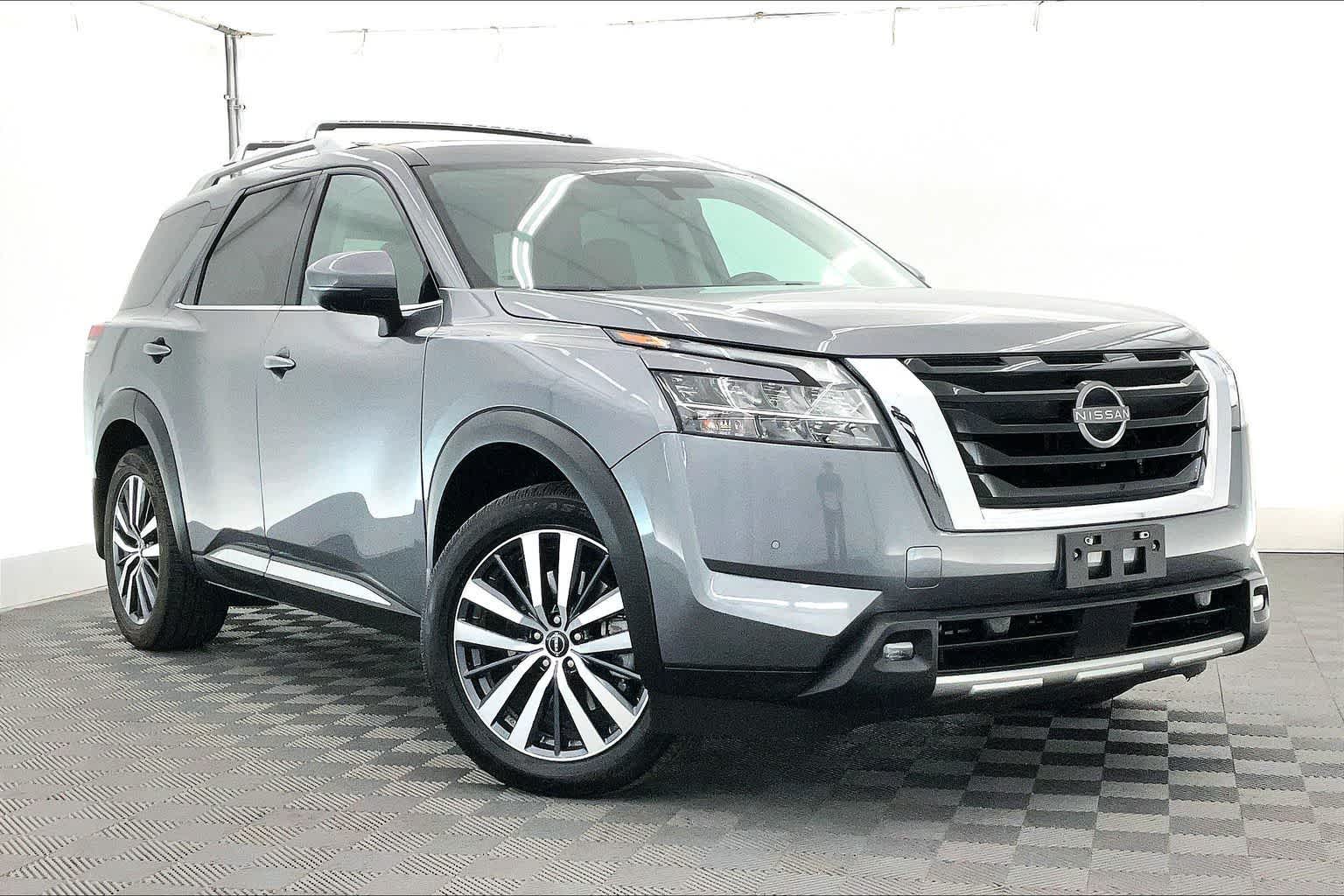 2022 Nissan Pathfinder Platinum