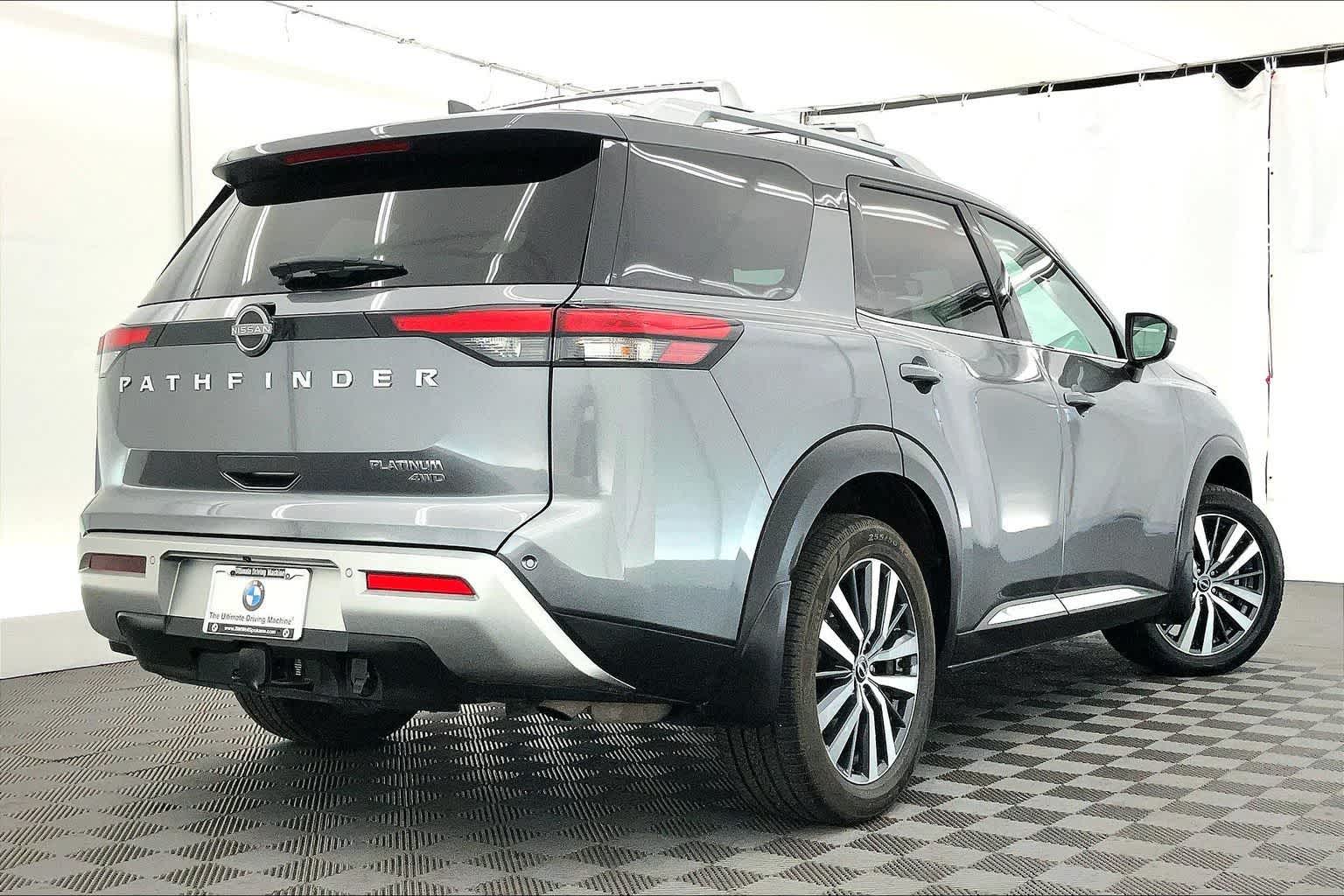 2022 Nissan Pathfinder Platinum
