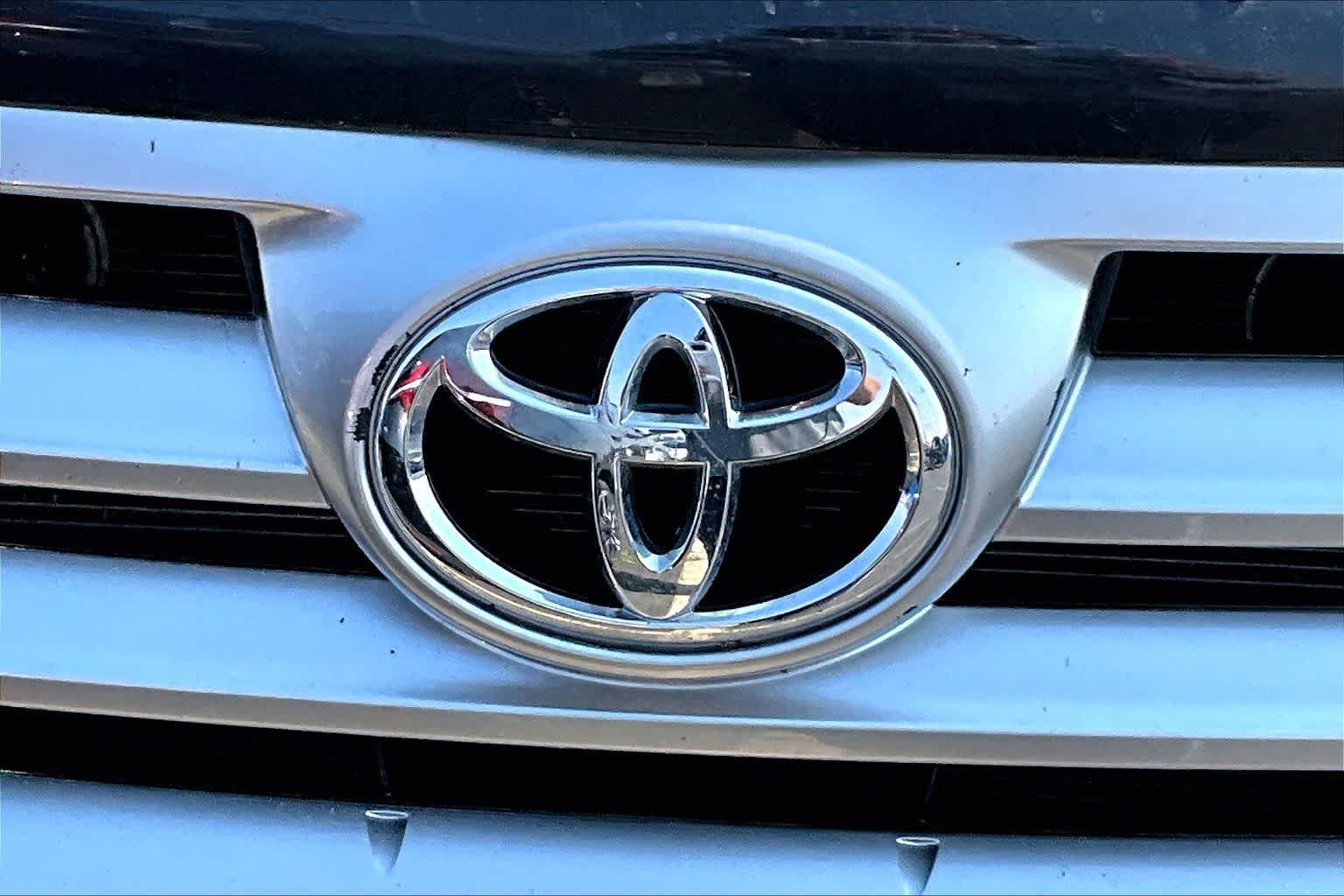 2012 Toyota Highlander SE