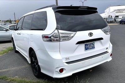 2020 Toyota Sienna SE