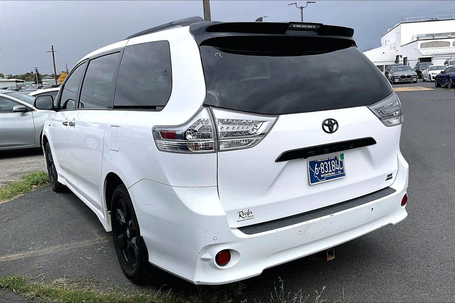 2020 Toyota Sienna SE