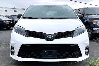 2020 Toyota Sienna SE