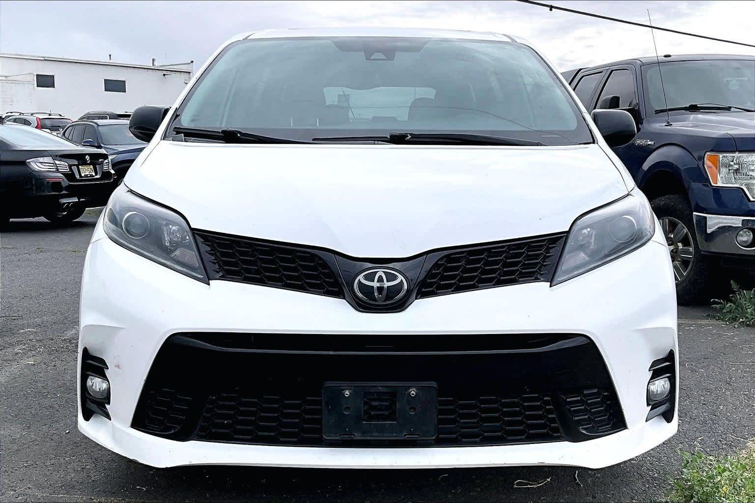 2020 Toyota Sienna SE