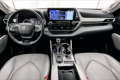 2022 Toyota Highlander Platinum