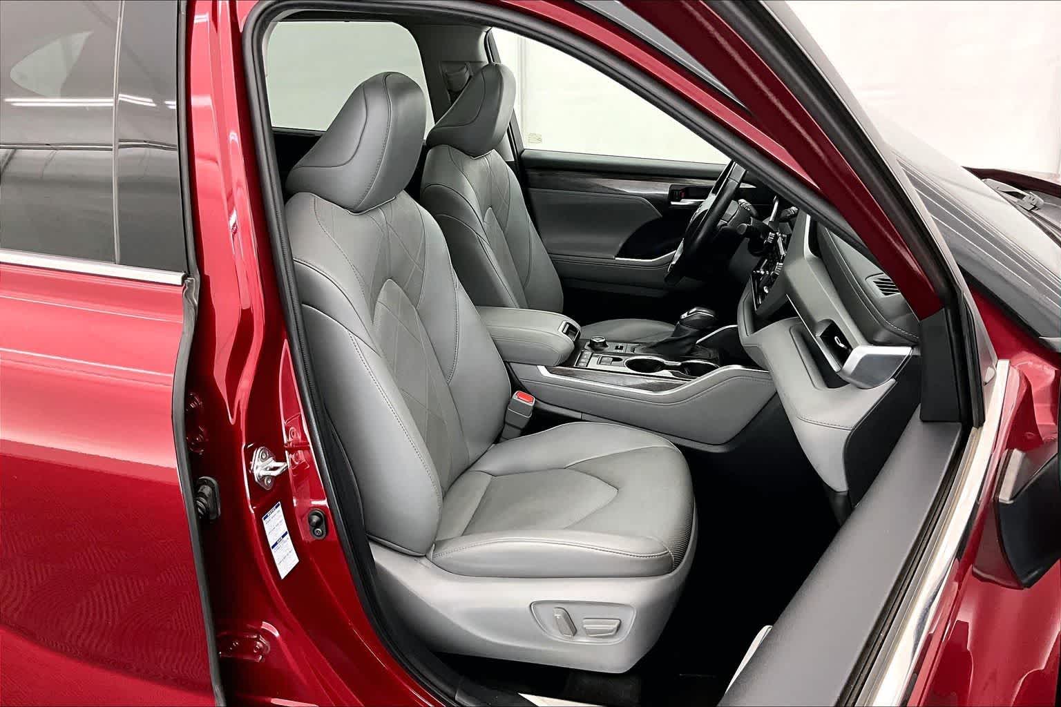 2022 Toyota Highlander Platinum
