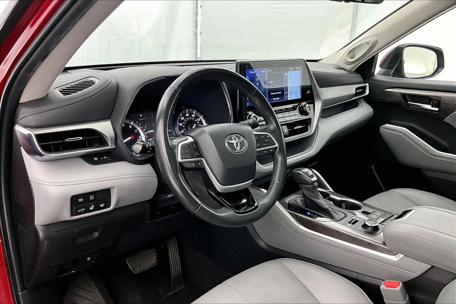 2022 Toyota Highlander Platinum
