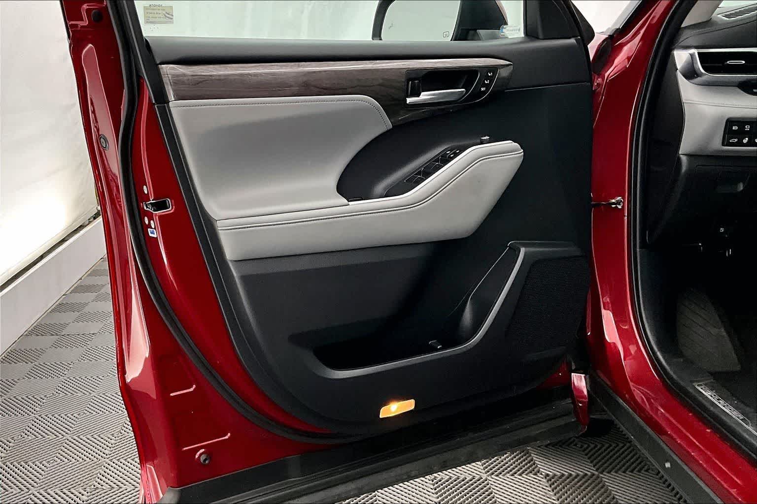 2022 Toyota Highlander Platinum