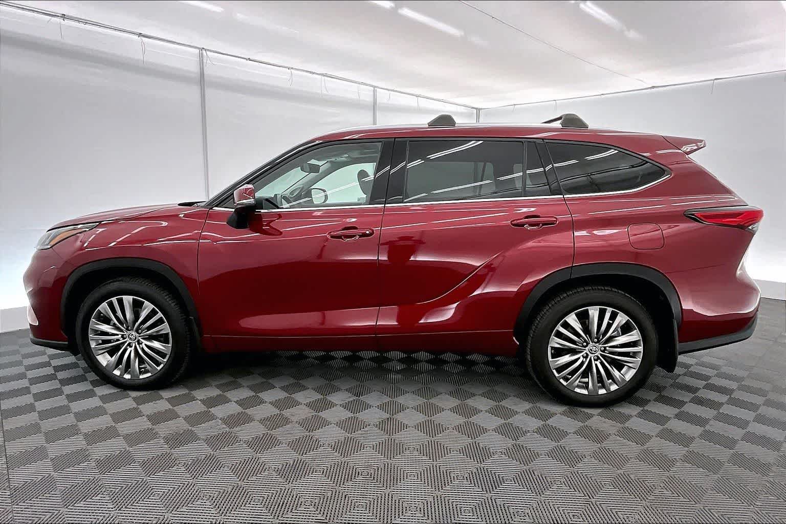 2022 Toyota Highlander Platinum