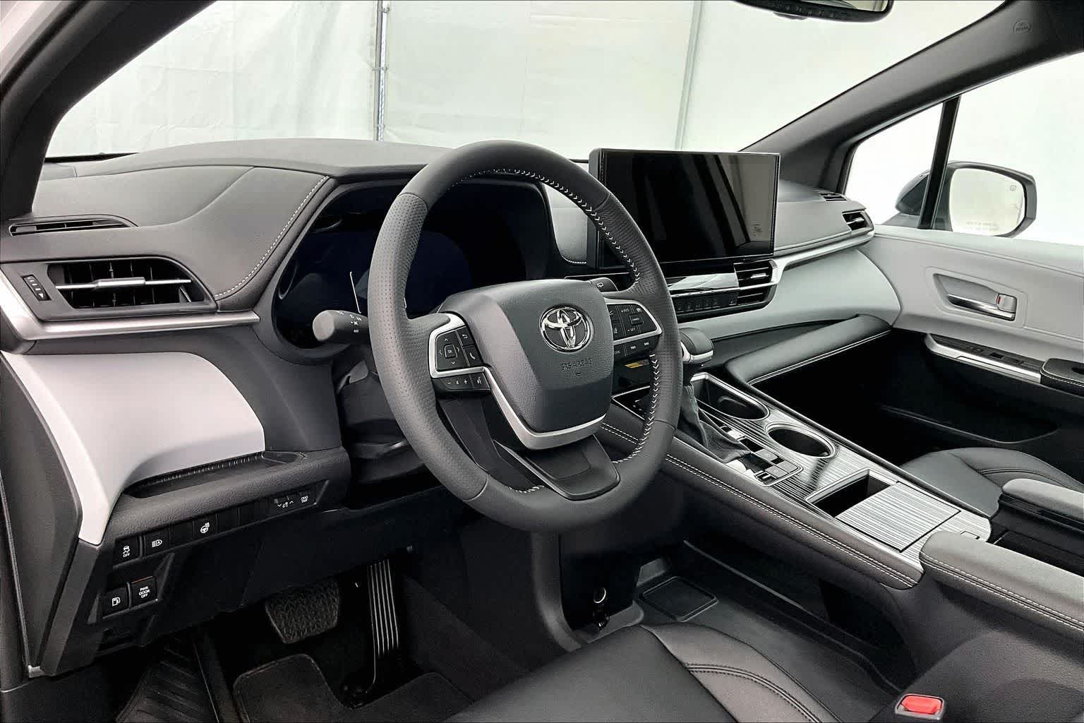 2025 Toyota Sienna XSE
