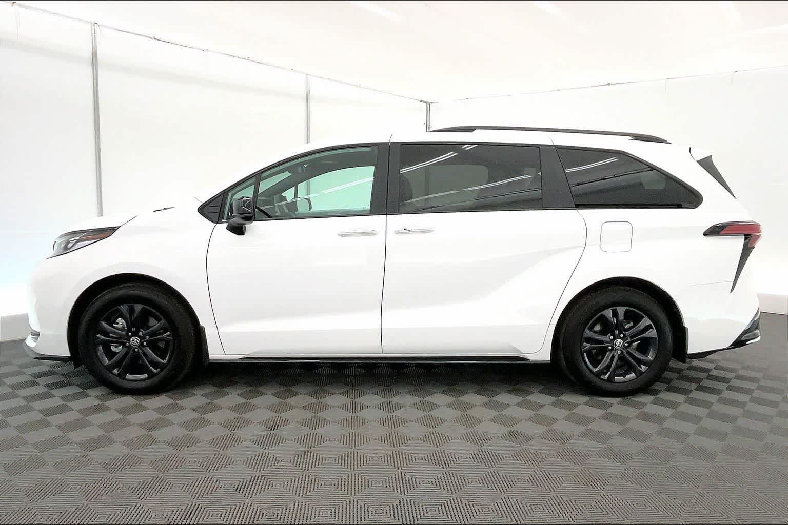 2025 Toyota Sienna XSE