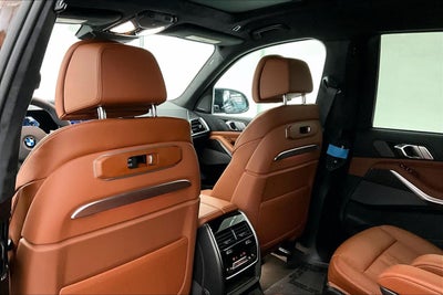 2026 BMW X7 M60i M60i