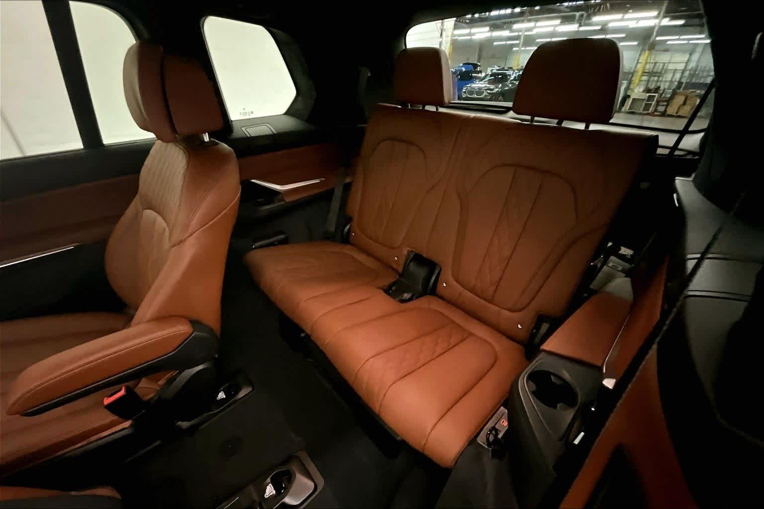 2026 BMW X7 M60i M60i