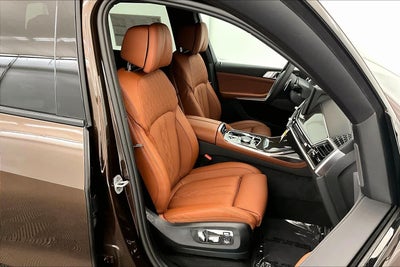 2026 BMW X7 M60i M60i