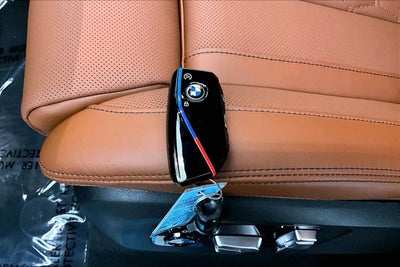 2026 BMW X7 M60i M60i