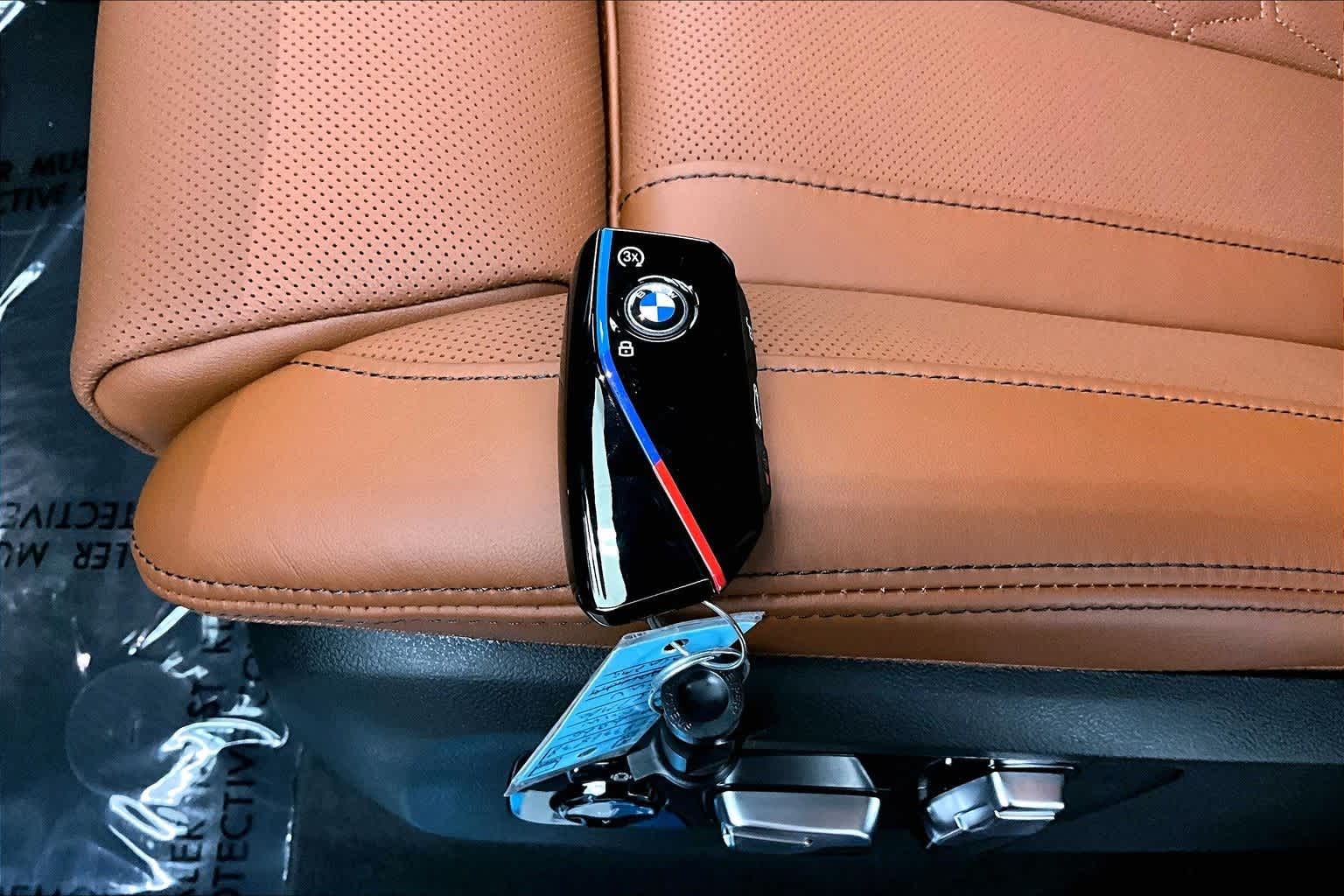 2026 BMW X7 M60i M60i