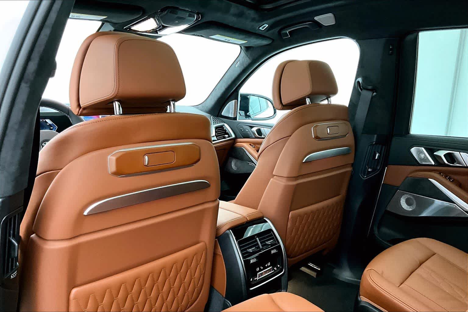 2027 BMW X7 M60i