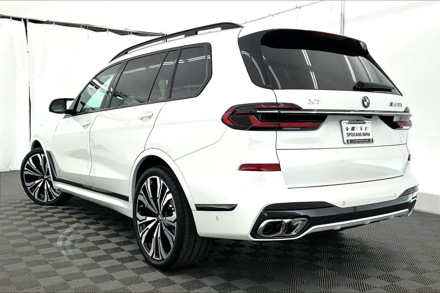 2027 BMW X7 M60i