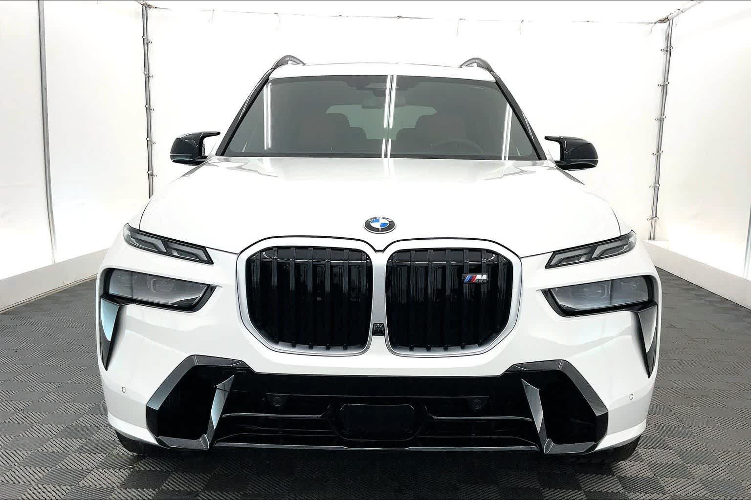 2027 BMW X7 M60i