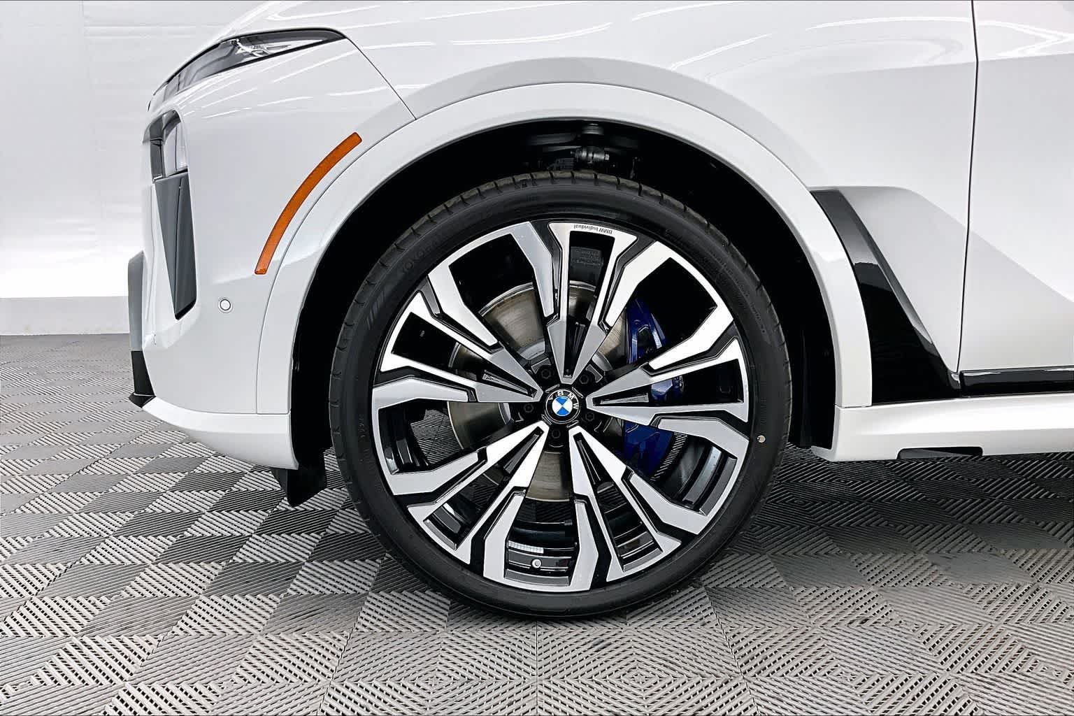 2027 BMW X7 M60i